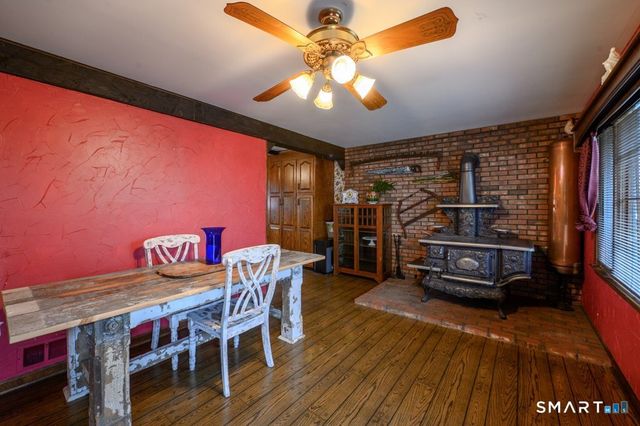 559 Oak Bluff Avenue, Stratford, CT 06615