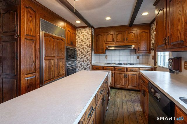 559 Oak Bluff Avenue, Stratford, CT 06615