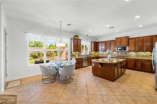 6908 May Basket Avenue, Las Vegas, NV 89131
