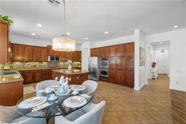6908 May Basket Avenue, Las Vegas, NV 89131