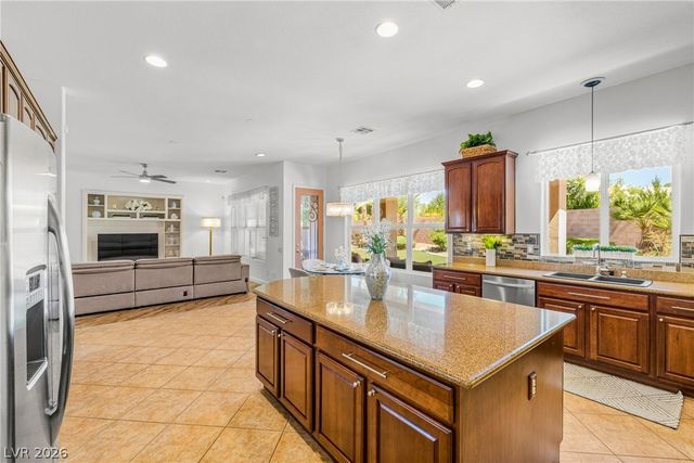 6908 May Basket Avenue, Las Vegas, NV 89131