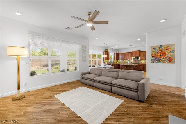 6908 May Basket Avenue, Las Vegas, NV 89131