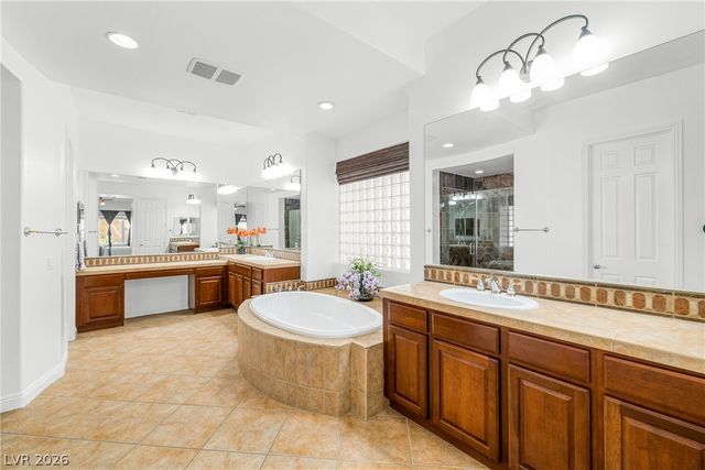 6908 May Basket Avenue, Las Vegas, NV 89131
