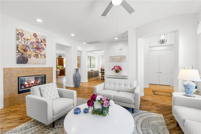 6908 May Basket Avenue, Las Vegas, NV 89131