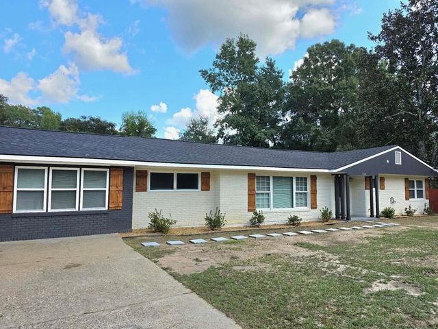 1114 28th Avenue, Phenix City, AL 36869