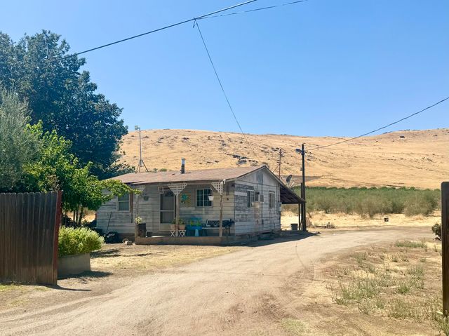 36189 Road 196, Woodlake, CA 93286