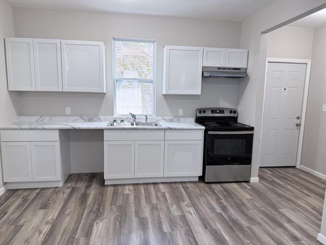 3641 Port Washington AVENUE, Milwaukee, WI 53212