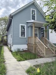 3641 Port Washington AVENUE, Milwaukee, WI 53212