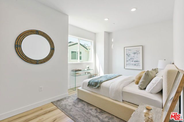 14651 W Sara Lane, Panorama City (los Angeles), CA 91402