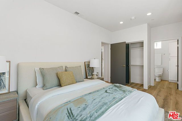 14651 W Sara Lane, Panorama City (los Angeles), CA 91402