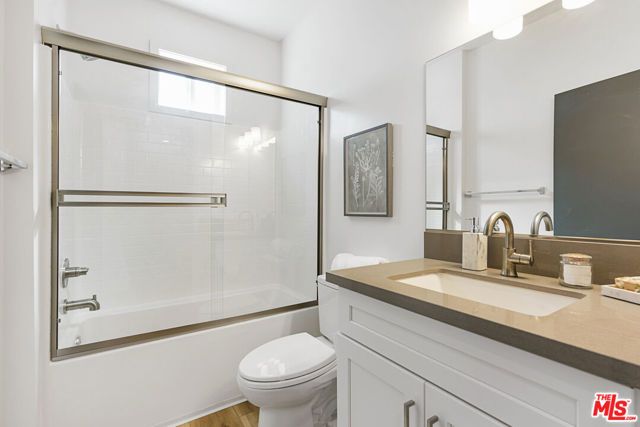 14651 W Sara Lane, Panorama City (los Angeles), CA 91402