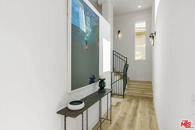 14651 W Sara Lane, Panorama City (los Angeles), CA 91402