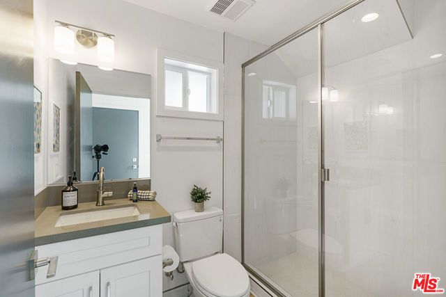 14651 W Sara Lane, Panorama City (los Angeles), CA 91402