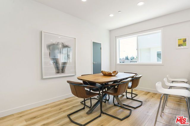 14651 W Sara Lane, Panorama City (los Angeles), CA 91402