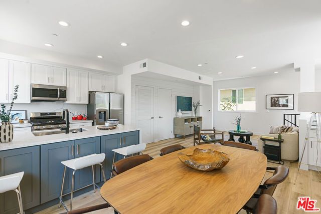 14651 W Sara Lane, Panorama City (los Angeles), CA 91402