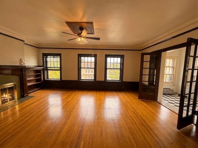 953 E Hyde Park Boulevard 3, Chicago, IL 60615