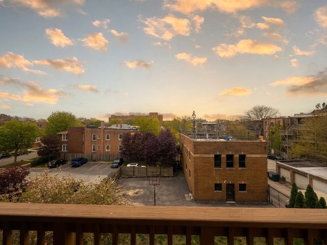 953 E Hyde Park Boulevard 3, Chicago, IL 60615