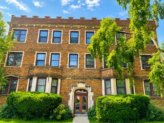 953 E Hyde Park Boulevard 3, Chicago, IL 60615