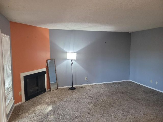 2430 Larkspur Ln #280, Sacramento, CA 95825