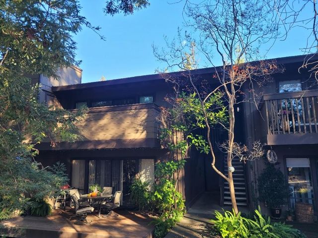 2430 Larkspur Ln #280, Sacramento, CA 95825