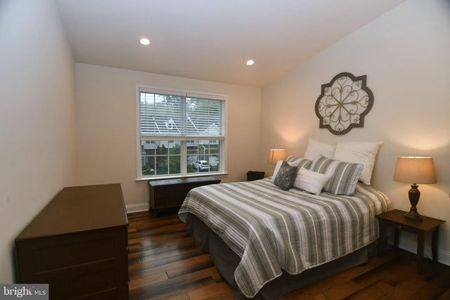 2091 JULIA DR, Conshohocken, PA 19428