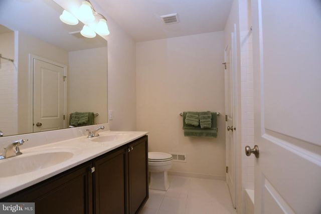 2091 JULIA DR, Conshohocken, PA 19428
