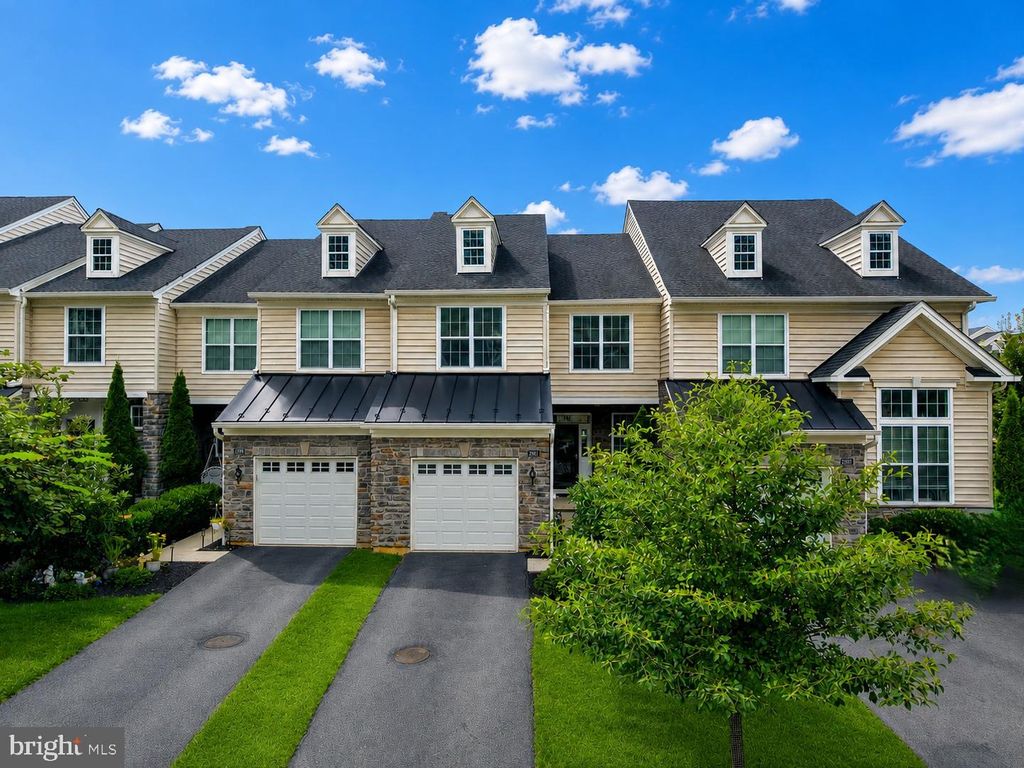 2091 JULIA DR, Conshohocken, PA 19428