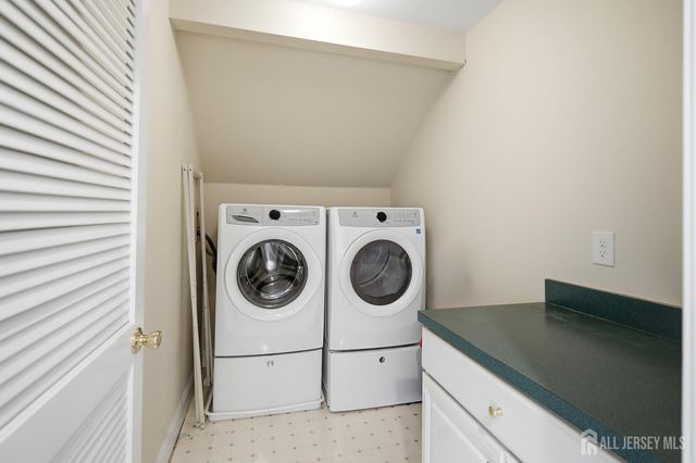 21 Heritage Drive, South River, NJ 08882