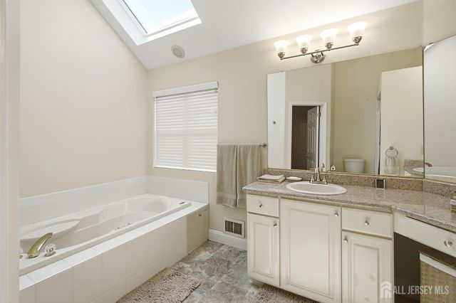 21 Heritage Drive, South River, NJ 08882