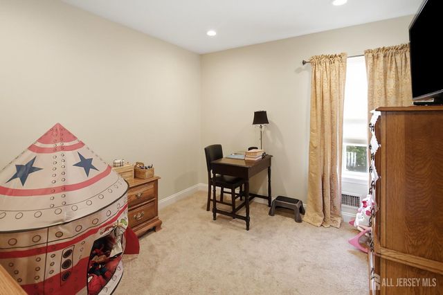 21 Heritage Drive, South River, NJ 08882