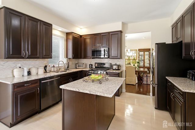 21 Heritage Drive, South River, NJ 08882