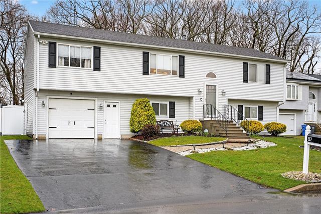 82 Mohawk Trail, Cranston, RI 02921