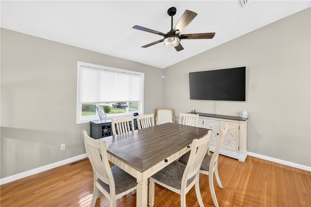 82 Mohawk Trail, Cranston, RI 02921