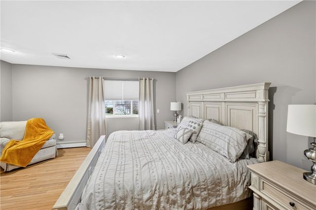 82 Mohawk Trail, Cranston, RI 02921