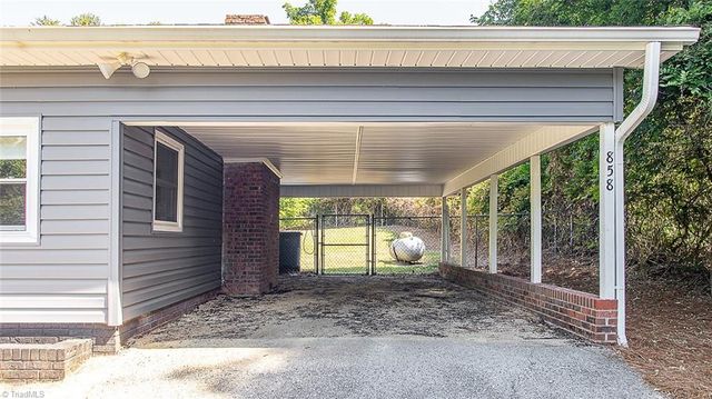 858 Nc Highway 62 W, Greensboro, NC 27406