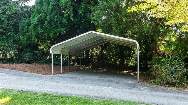858 Nc Highway 62 W, Greensboro, NC 27406