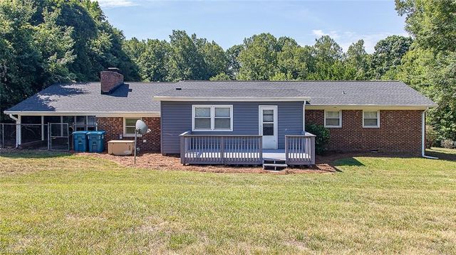 858 Nc Highway 62 W, Greensboro, NC 27406