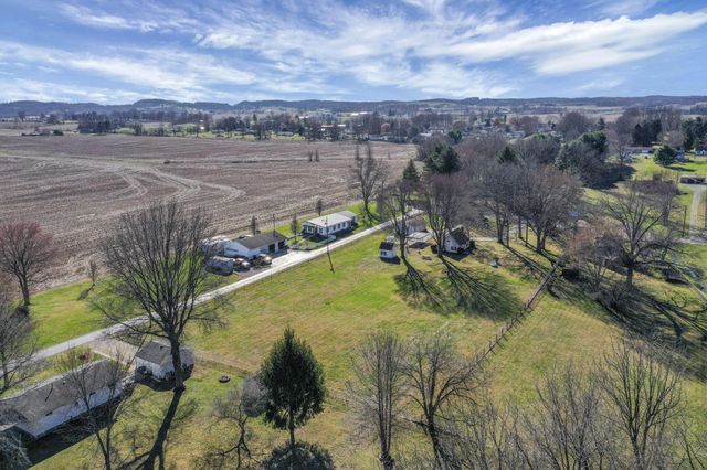 618 Hoffman Drive, Lancaster, OH 43130