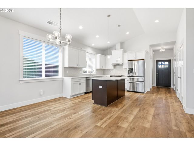 1770 Ne GILBERT Ln, Estacada, OR 97023