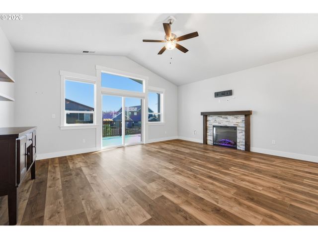 1770 Ne GILBERT Ln, Estacada, OR 97023