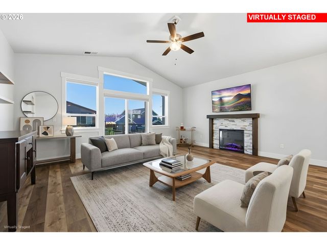 1770 Ne GILBERT Ln, Estacada, OR 97023