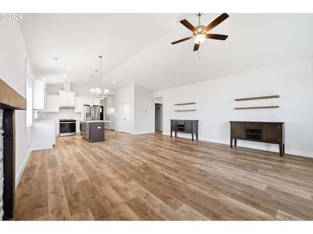 1770 Ne GILBERT Ln, Estacada, OR 97023