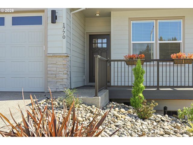 1770 Ne GILBERT Ln, Estacada, OR 97023
