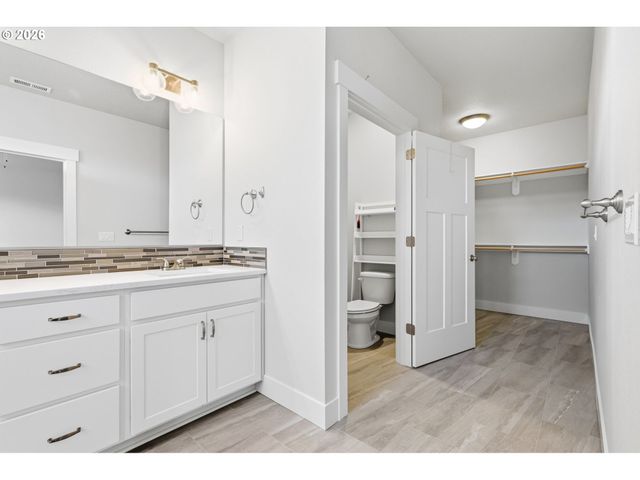 1770 Ne GILBERT Ln, Estacada, OR 97023