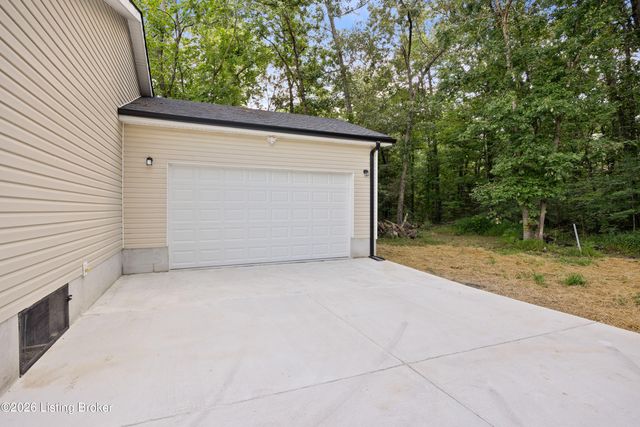 569 Pitts Point Rd, Shepherdsville, KY 40165