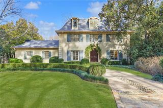 2586 Hyde Manor NW Drive, Atlanta, GA 30327