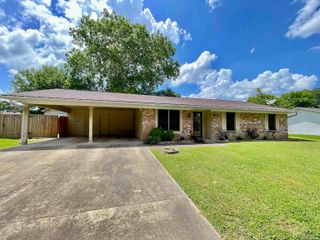 209 Lake Lamond Rd., Longview, TX 75604