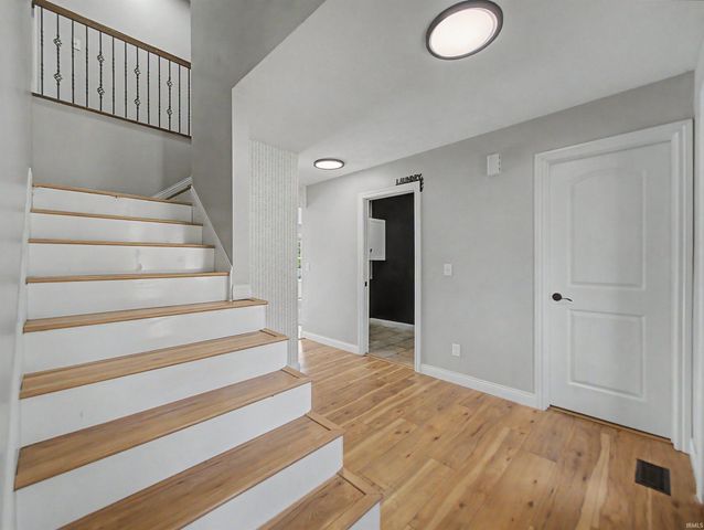 7537 tia Court, Evansville, IN 47720