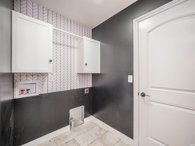 7537 tia Court, Evansville, IN 47720