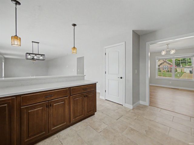 7537 tia Court, Evansville, IN 47720